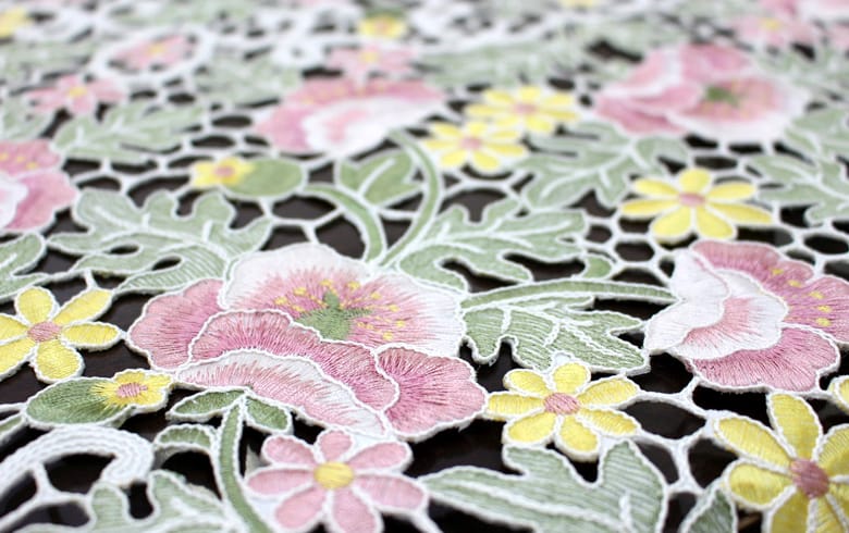 総柄刺繍 テーブルクロス 約85×85cm [anemone mistral]