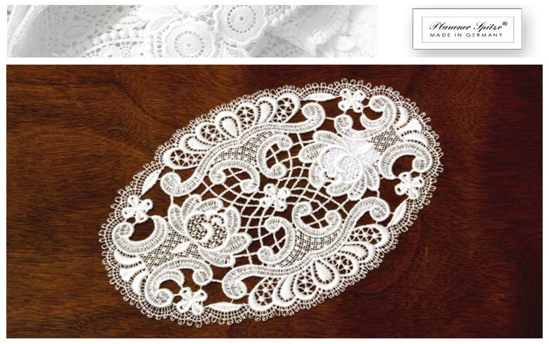 プラウエン ギュピールレース テーブルセンター 約16×24cm [Carmen]