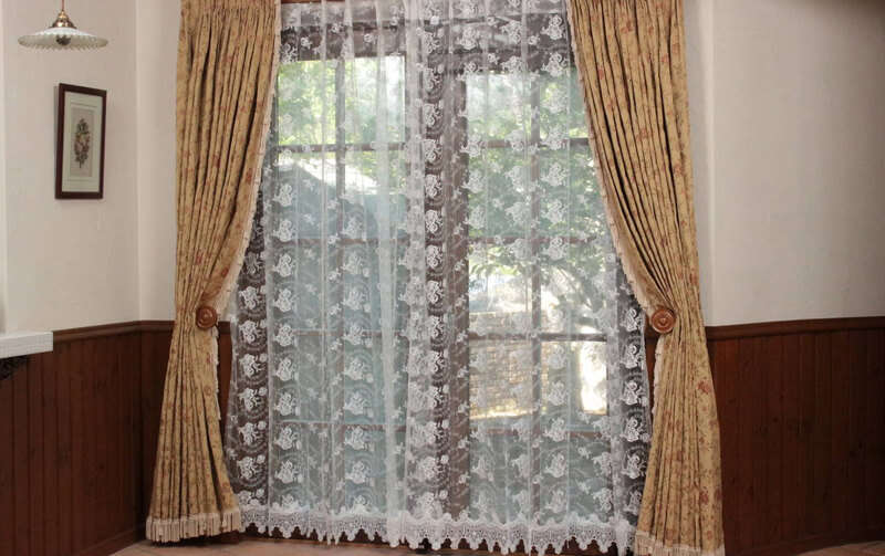 総柄刺繍＆ギュピール　レースカーテン 約100×200cm [Brilliantly-Crystal]