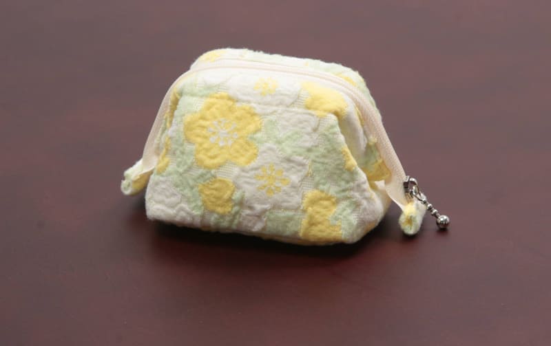 ぱかっと開くミニワイヤーポーチ 手のひらサイズ 約7.5×8×7.5cm