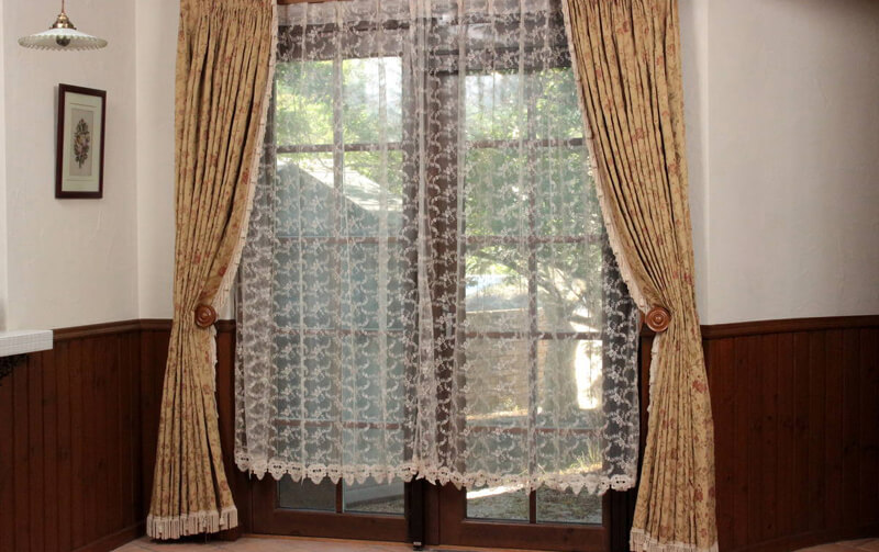 刺繍＆ギュピール レースカーテン 約100×178cm [le quartz]