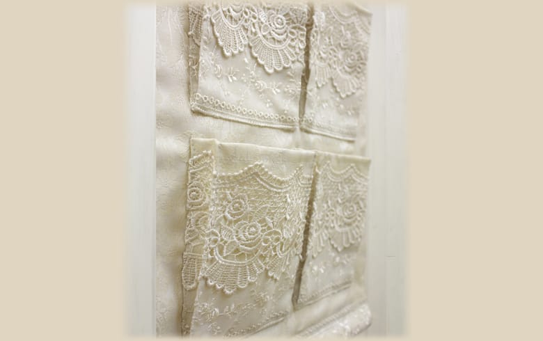 ローズ柄ジャカード織＆ギュピール ウォールポケットＳ　約45×30cm [gracieux]