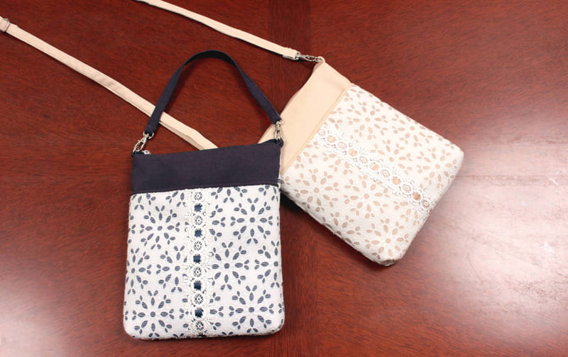 レースモチーフ スマホポシェット 約20×17×2cm [Tone Blanc]