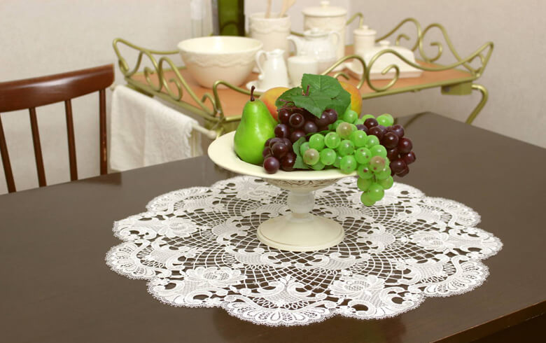 プラウエン ギュピールレース テーブルセンター 約56cm [Carmen]