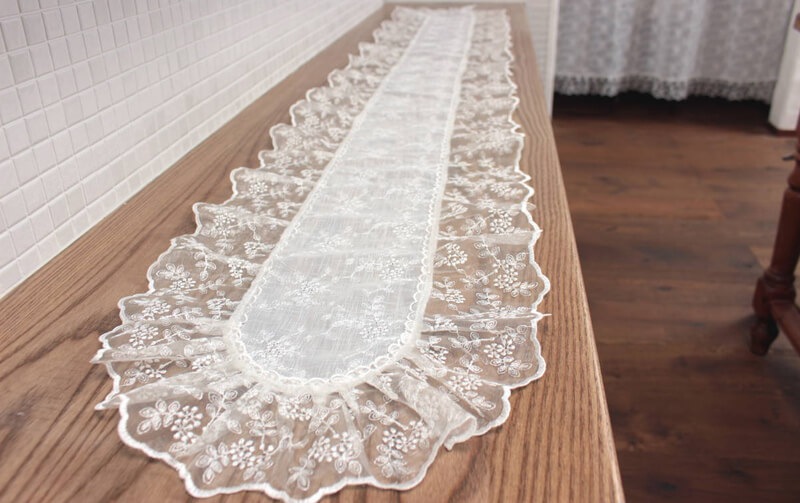 刺繍レース テーブルセンター 約30×180cm [confetti]｜インテリア