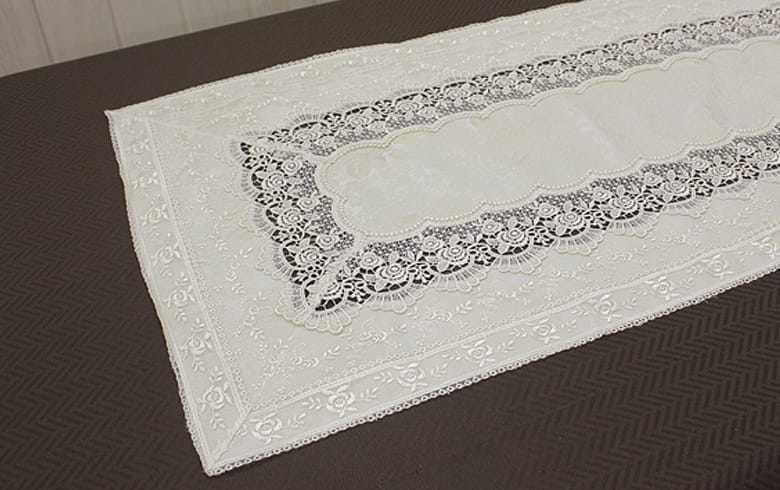 ローズ柄ジャカード織＆ギュピール テーブルセンター　約45×150cm [gracieux]