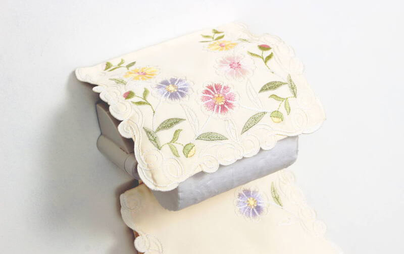 花のコード刺繍 ペーパーホルダー 約16×36cm