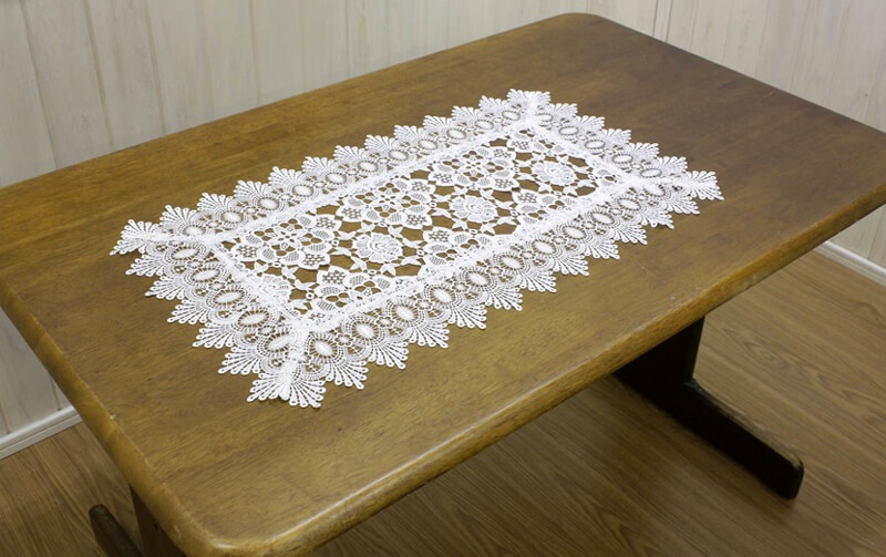 ギュピールレース テーブルセンター 約43×74cm