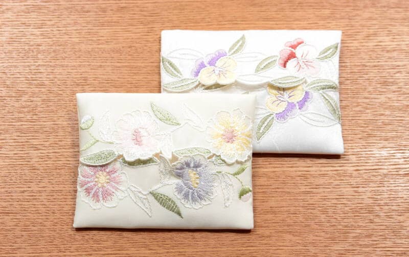 花のコード刺繍 ミニティッシュケース 約9×12cm｜インテリアレース