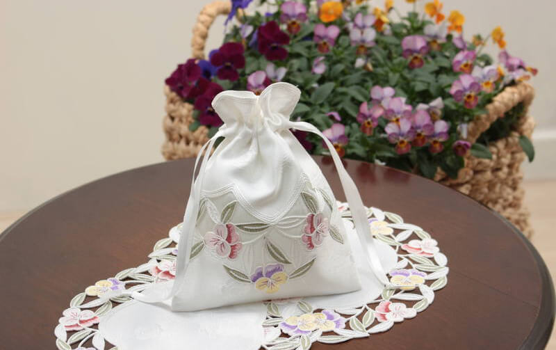 花のコード刺繍 巾着 約20×16cm｜インテリアレース・テーブルクロス
