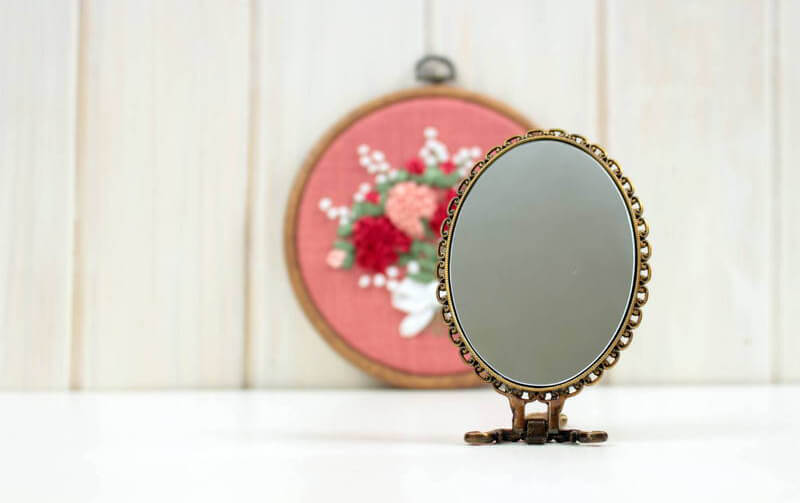 リボン刺繍 ハンドミラー カーネーション 約18×7.5cm｜アミ