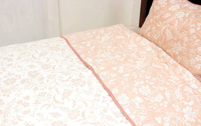 新品 arte pura イタリア製 リネン ベッドカバー 高級 お姫 Chez moi ベッドカバー ヴェルサイユ リネン＆レースフリル - Casa