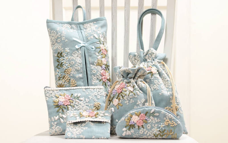 リボン刺繍 ミニティッシュケース　約10×12cm [Florist]