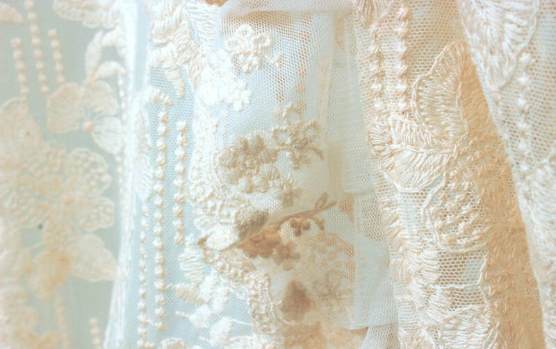 チュールレース クロスオーバーのれん 約84×120cm [memoire]