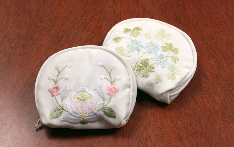 コインケース ピンクフラワー刺繍 約6×10×3cm [Epanouir]