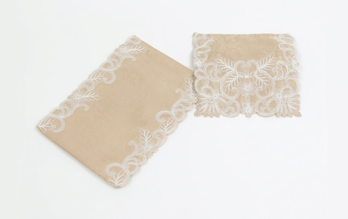 ベージュ 刺繍入りレース&カーテン新品未開封未使用 ペーパーホルダー コード刺繍 約16×36cm [Victorian Damask