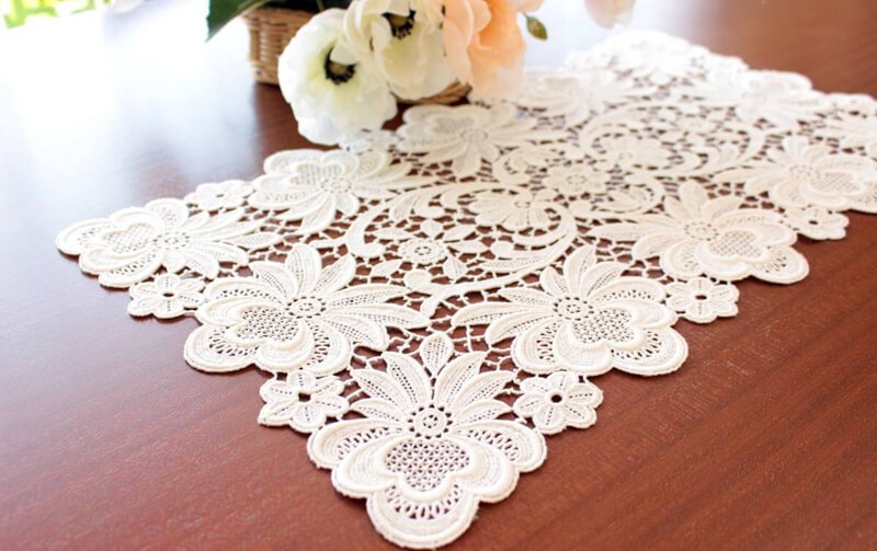 綿ギュピールレース テーブルセンター 約30×52cm [Dresden]