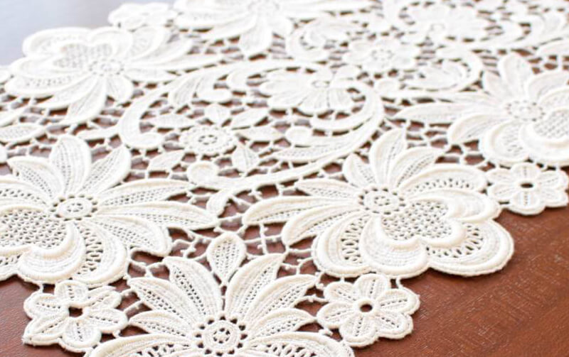 綿ギュピールレース テーブルセンター 約30×52cm [Dresden]