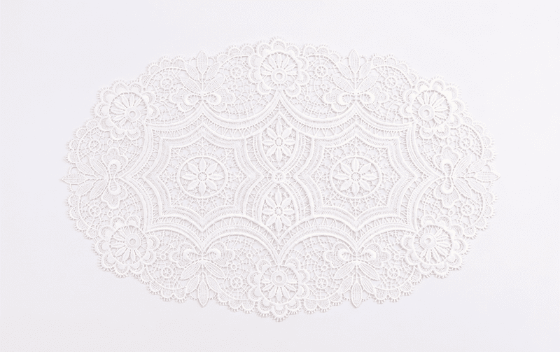 テーブルセンター 繊細な透かし模様 ギュピールレース 約25×37cm