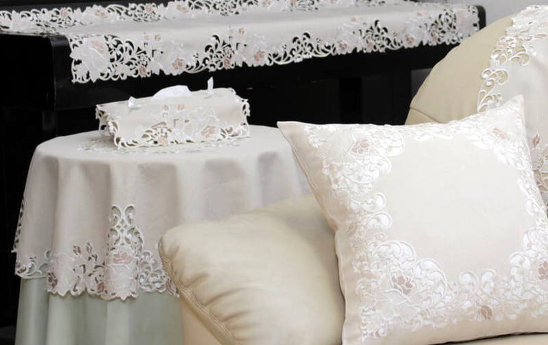 カットワーク刺繍 ティッシュボックスカバー 約12×26×11cm [Rose Metopes]