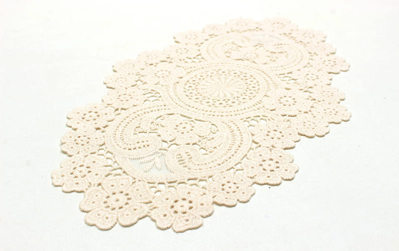テーブルセンター ケミカルレース 綿100％ 楕円形 約18×28cm