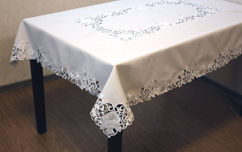 カットワーク刺繍 テーブルクロス 約130×170cm [Rose Metopes]
