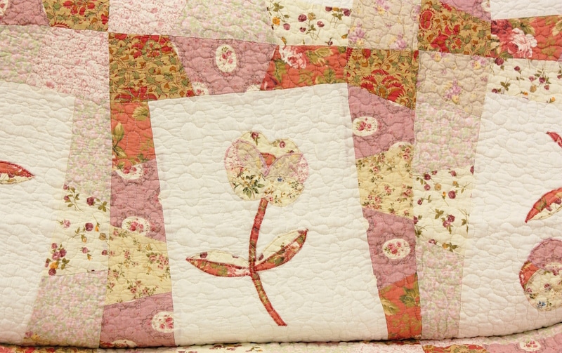 ❣️パッチワークキルト❣️爽やかキルト❣️リバーシブル パッチワークキルト マルチカバー 約200×200cm|アミブルージュ