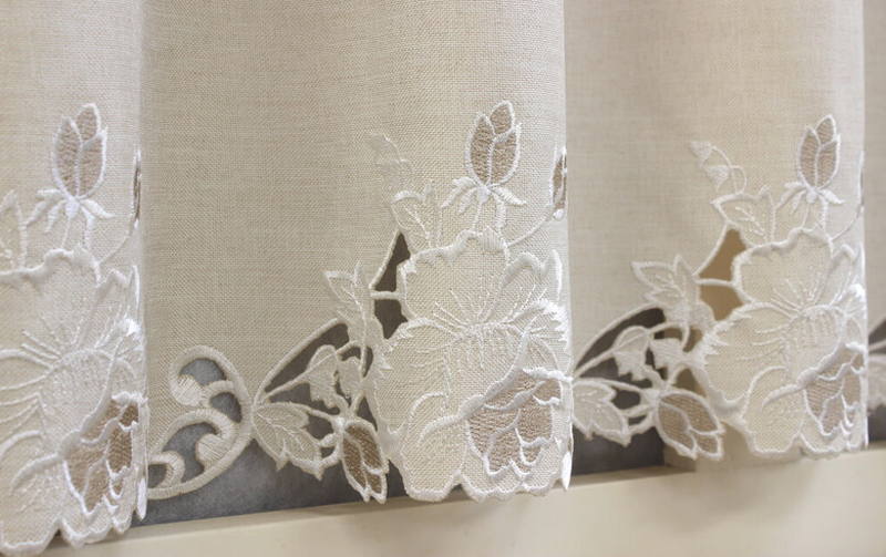 カットワーク刺繍 カフェカーテン 約130×60cm [Rose Metopes]
