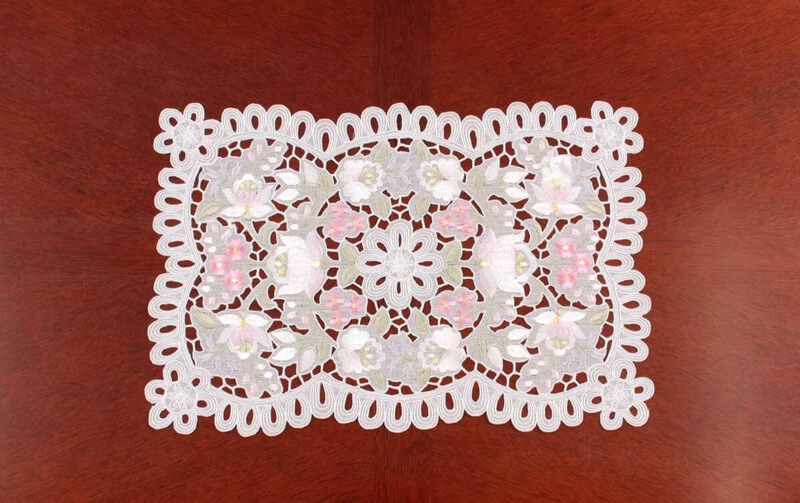 カロチャ調刺繍 テーブルセンター 約30×45cm [Danube]