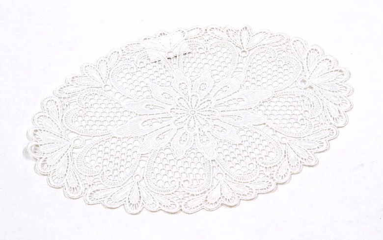 ギュピールレース テーブルセンター 約25×34cm [Eminent]