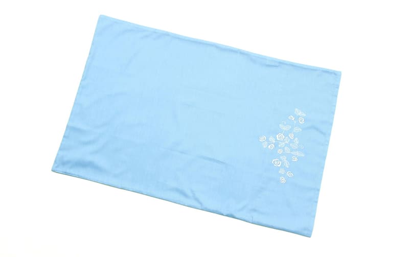 綿１００％ 刺繍入りピローケース 約43×63cm