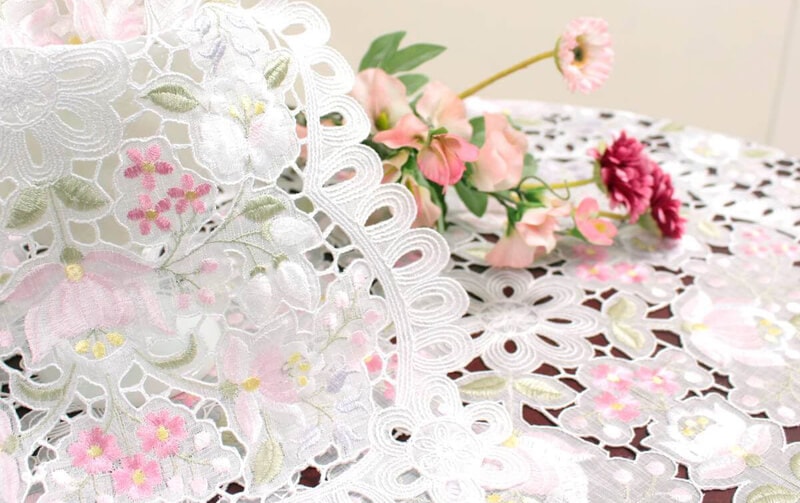 カロチャ調刺繍 テーブルセンター 約40×90cm [Danube]