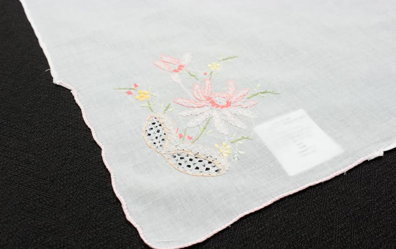 選べる4種 スワトウ産 手刺繍入りハンカチ 約30×30cm