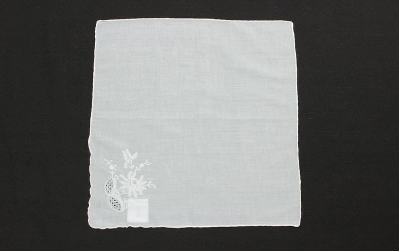 選べる4種 スワトウ産 手刺繍入りハンカチ 約30×30cm