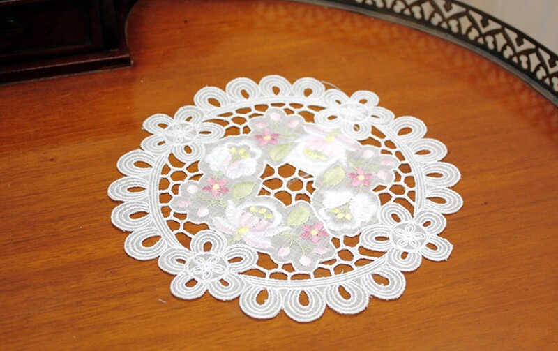 カロチャ調刺繍 ドイリー 約20cm [Danube]