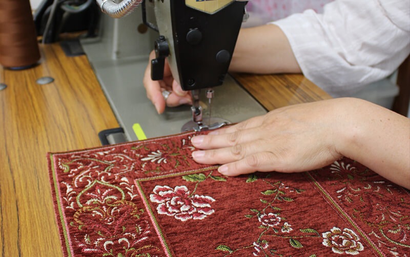 シェニール織 テーブルセンター 約33×60cm [Rose Palace]