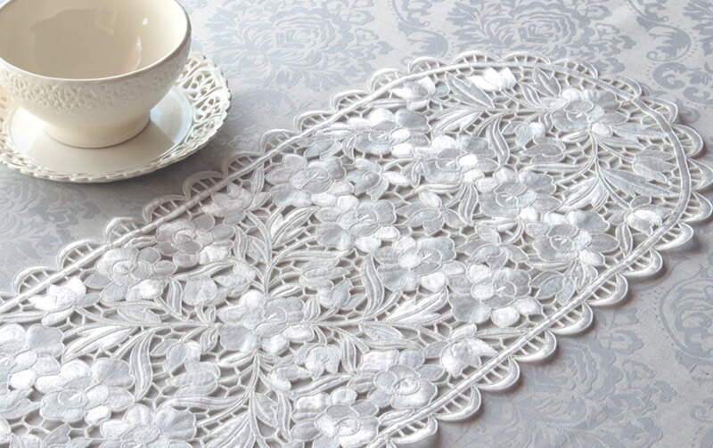 Arte rosa コード刺繍 テーブルセンター 約30×75cm｜インテリアレース