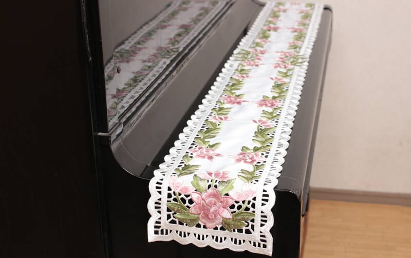 刺繍入りカットワ−クレース テーブルランナー 花柄 ホワイトビンテージ 楽天市場】テーブルセンター レース イングリッシュレース 77889