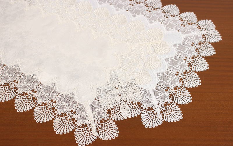 レース＆撥水ジャカード テーブルセンター 約40×75cm [Eternelle]