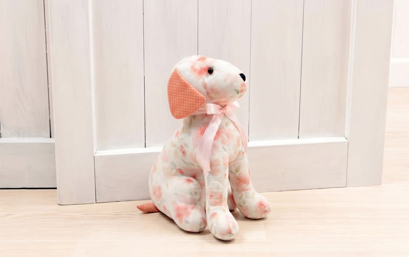 花柄ファブリックのドアストッパー ドッグ  高さ約35cm