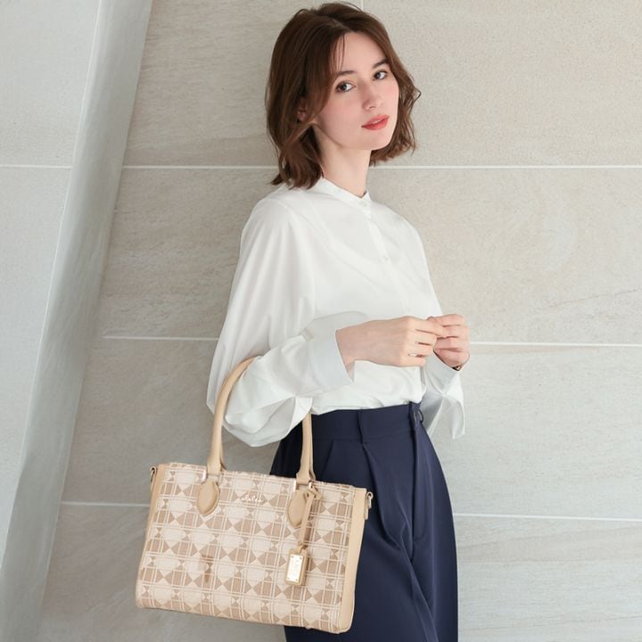 Clelia | バッグ,トートバッグ |エンブロイダリートートバッグ