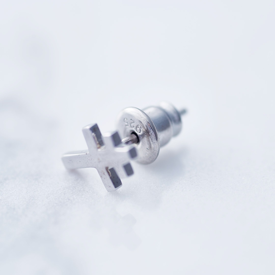 LEALTAD PIERCE �ꥢ�륿�åɥԥ���