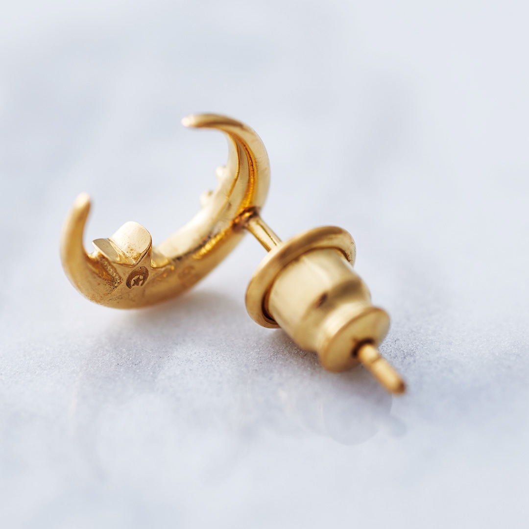 BRUJA PIERCE ֥롼ԥ