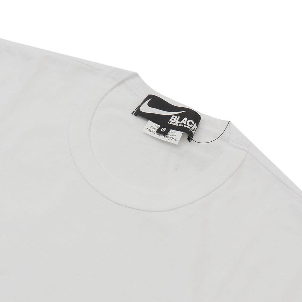 新品 ブラック コムデギャルソン BLACK COMME des GARCONS x ナイキ NIKE Oversize Side Message  Print Tee オーバーサイズ Tシャツ WHITE ホワイト 白 メンズ レディース 新作-Cliff Edge