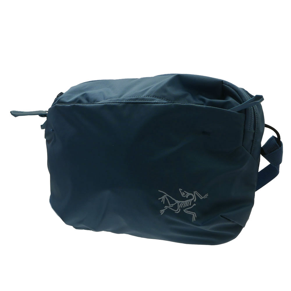 ARC'TERYX ボディバッグ 青 ALL1万円台以下！「アークテリクス」の夏に向けて買うべき名品
