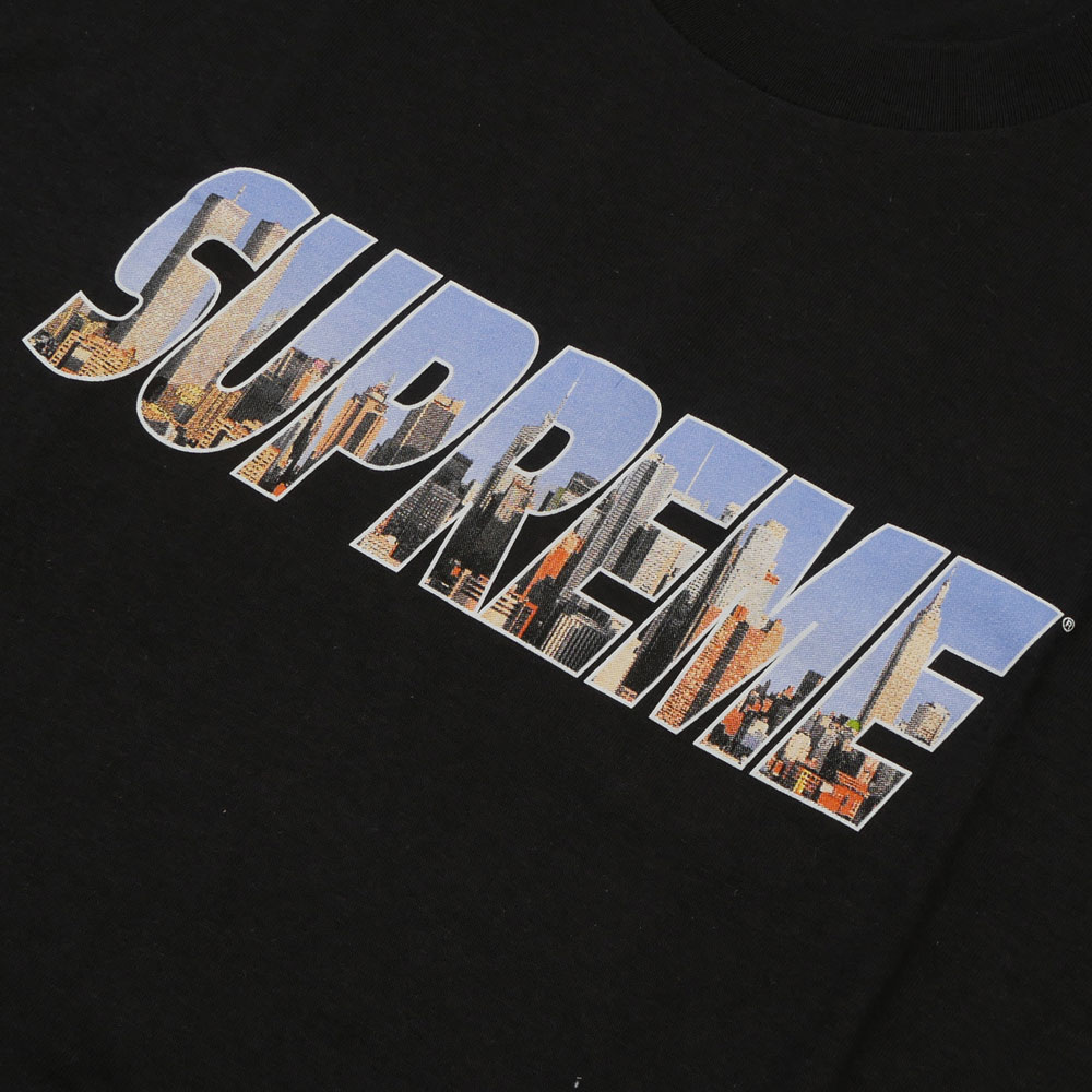 【即完売モデル】23AW Gotham Tee skyプリントロゴ Tシャツ Supreme シュプリーム 23AW Gotham Tee ゴッサムTシャツ