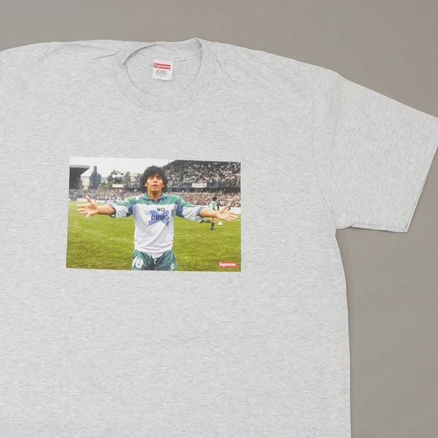 [���ָ���ݥ����5�ܥ����ڡ�����!!] ���� ����ץ꡼�� SUPREME 24SS Maradona Tee �ޥ�ɡ��� T����� ���
