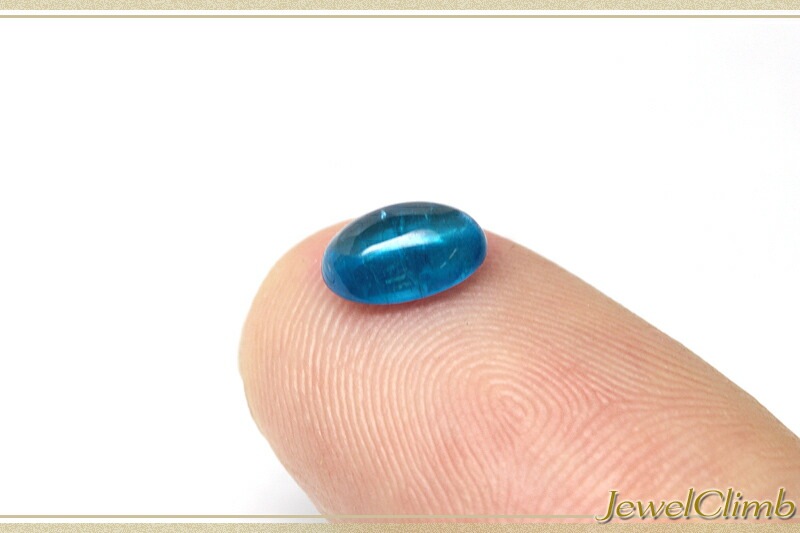 ネオンブルーアパタイトキャッツアイ 宝石 ルース 0．87CT宝石