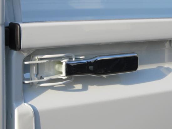 キャリイ　DA16T　メッキアオリハンドルカバー