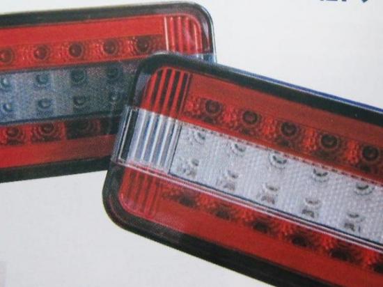 キャリイ　DA16T　レッド&クリアーLEDテール